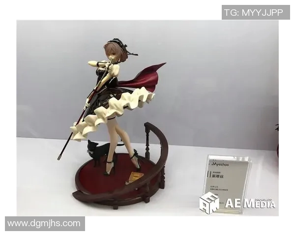 精美足球明星手办12寸模型收藏品完美还原球场风采适合粉丝展示与礼品选择