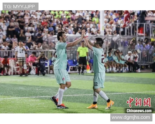 足球明星卡卡汽车摆件的魅力与收藏价值探秘