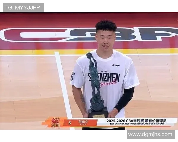 篮球明星荣耀时刻篮球比赛中夺得奖杯的背后故事与精彩瞬间